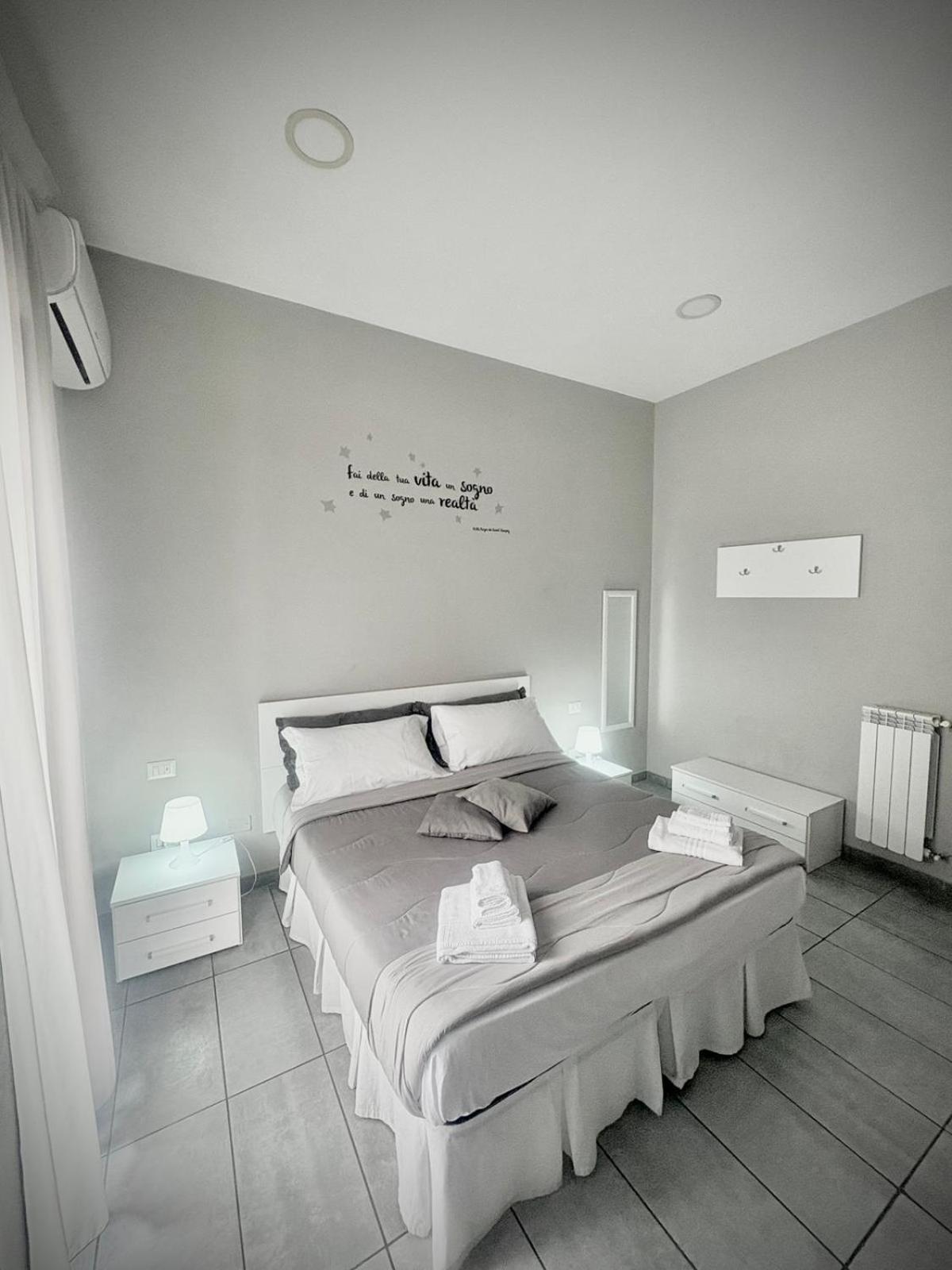 Rianna House B&B Napoli Dış mekan fotoğraf
